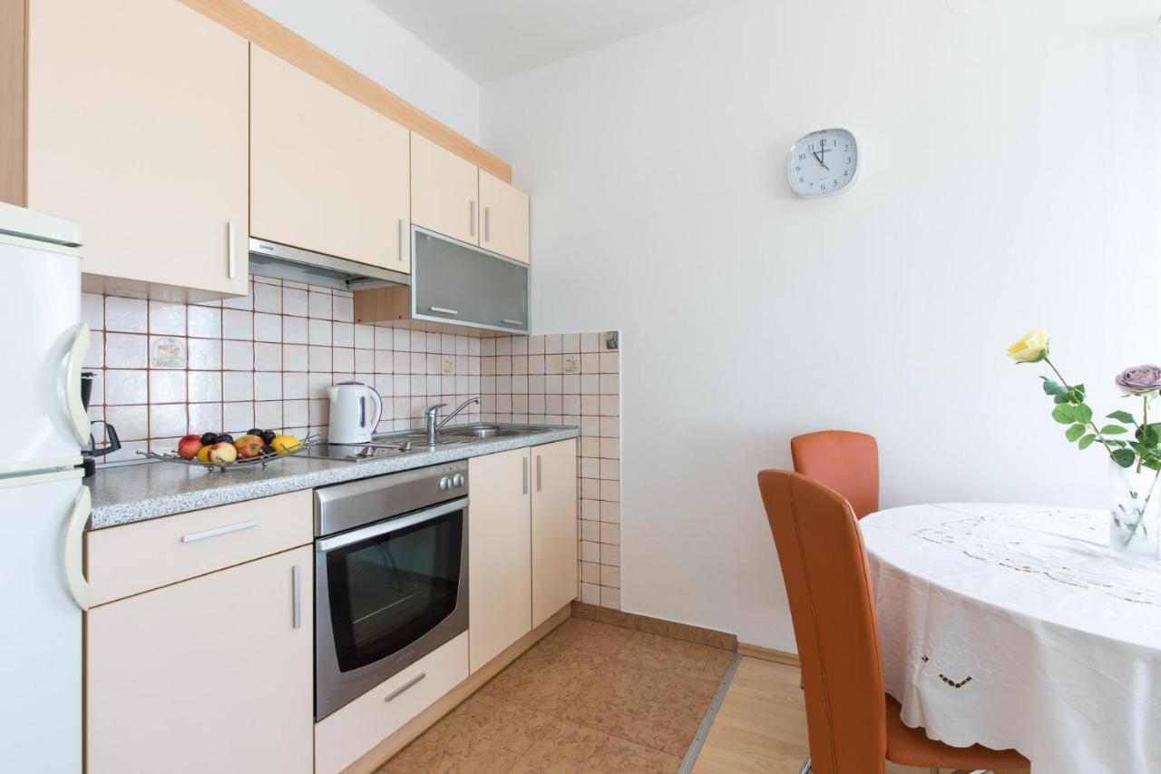Apartment Cvijic Beige Punat Ngoại thất bức ảnh