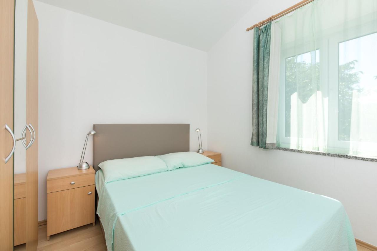 Apartment Cvijic Beige Punat Ngoại thất bức ảnh